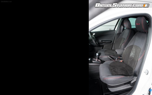 Alfa Romeo Giulietta Sprint 2015 Widescreen Picture #5 Alfa Romeo Giulietta Sprint 2015 Widescreen Picture #5